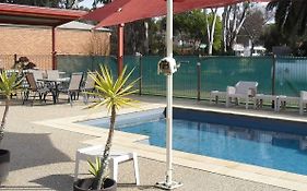 Settlement Motor Inn Deniliquin 3* Australia